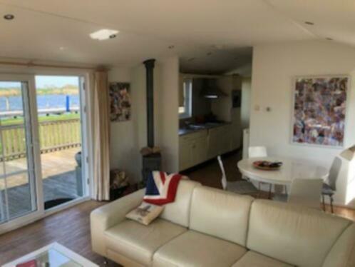 Villa Waterchalet Number 6 Recreationpark Yn'E Lijte Grou Met Ligplaats Boot Exterior foto