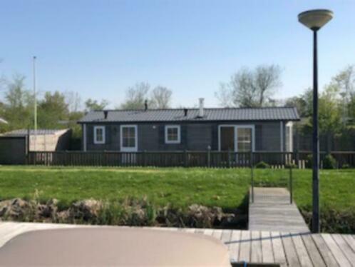 Villa Waterchalet Number 6 Recreationpark Yn'E Lijte Grou Met Ligplaats Boot Exterior foto